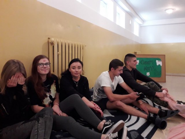 Jak oswoić ,, koty’’ z Internatu, czyli Otrzęsiny nowych mieszkańców.